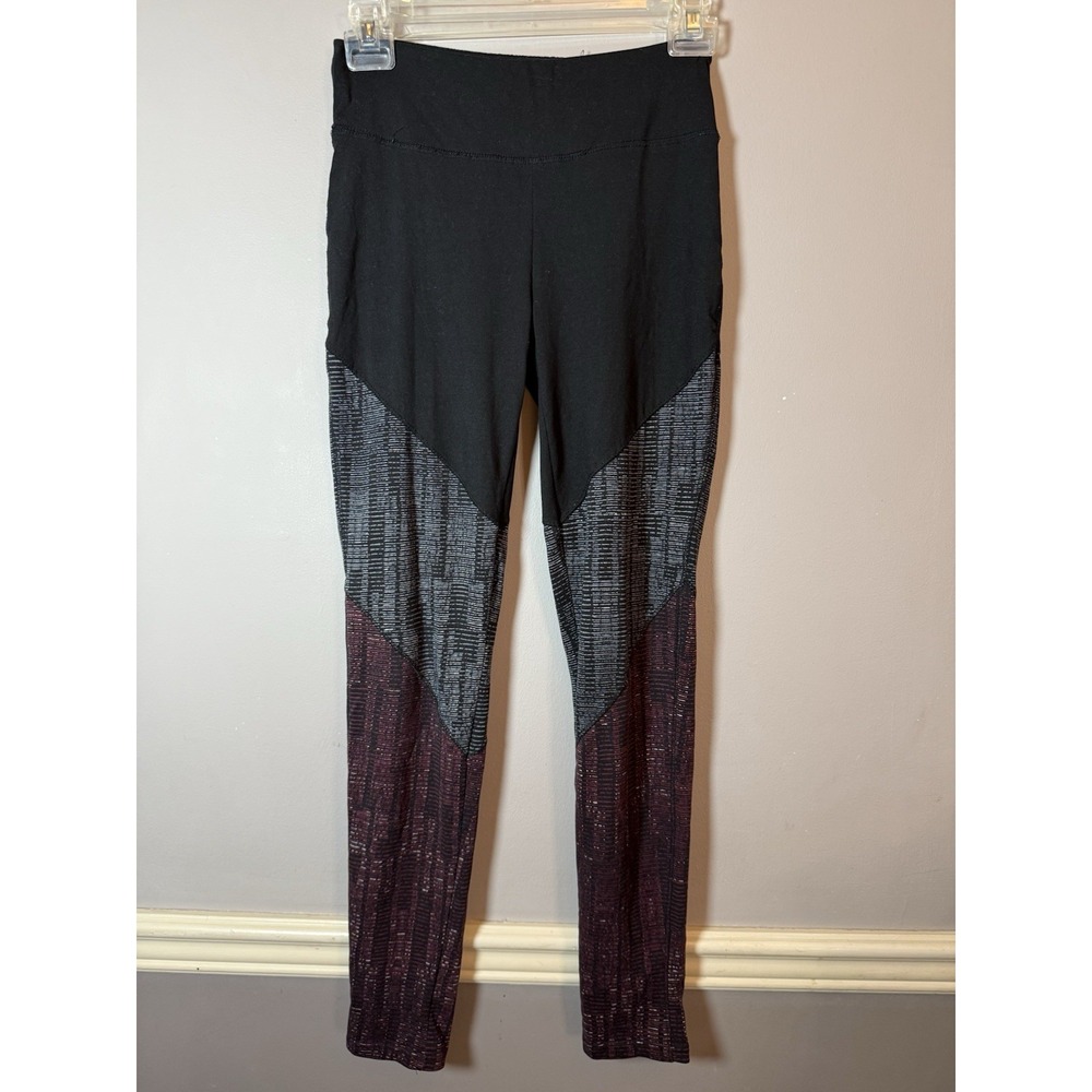 unbranded Womens tri color Print Leggings Size‎ waist size 24 inches soft fabric